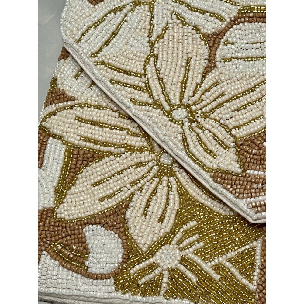 Lulu’s floral embroidered beaded clutch glam cottagecore - Picture 2 of 9
